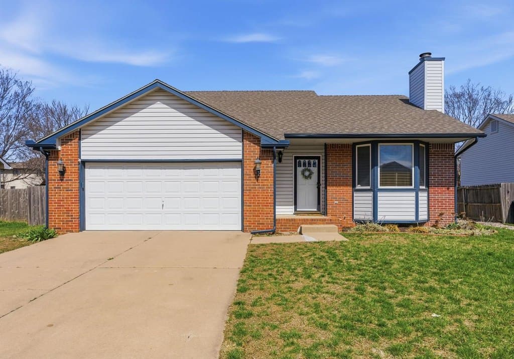 3 bedroom house for sale at 4340 N Eagle Lake Ct Bel Aire - $289,900
