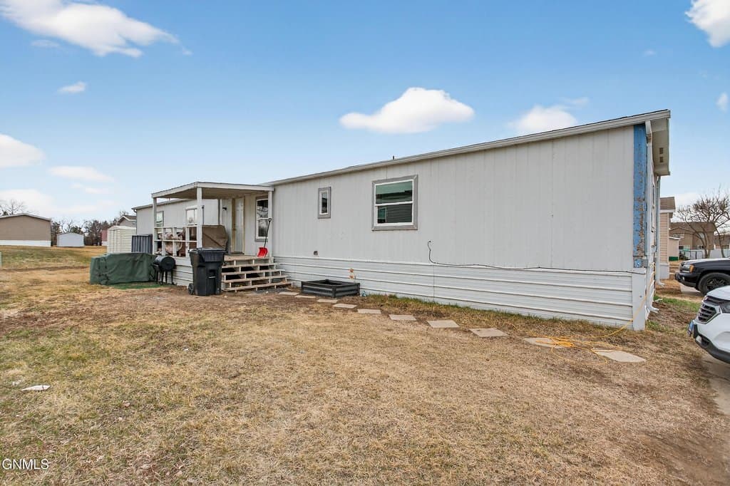 3 bedroom mobile home for sale at 710 27th St W Williston 58801 - $45,000