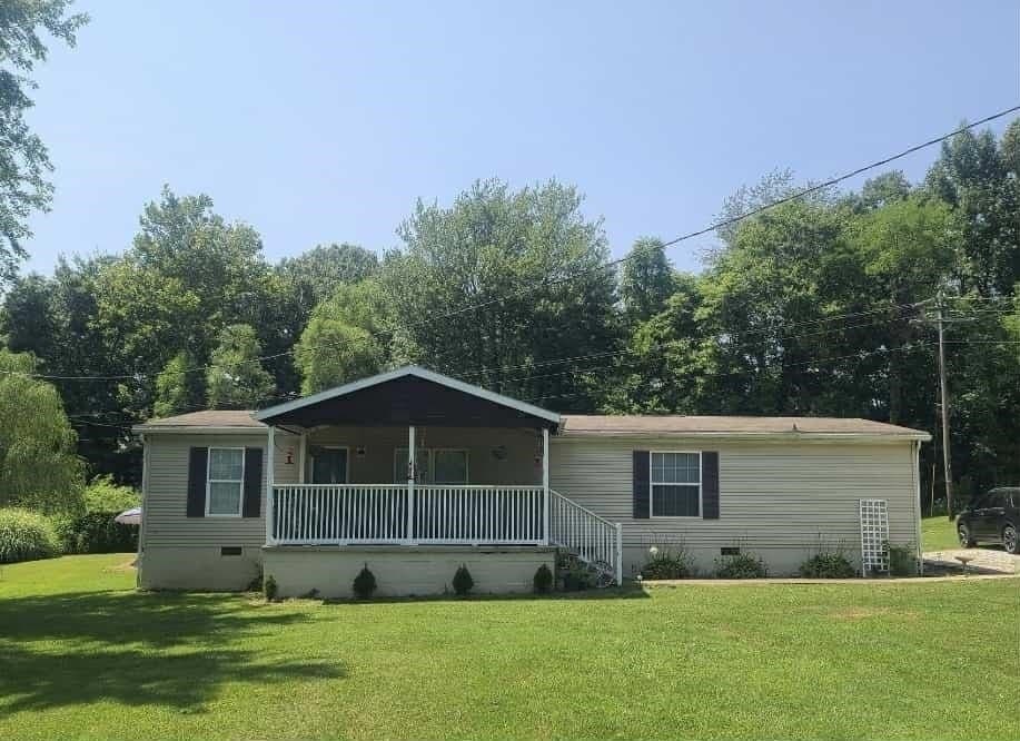 4 bedroom mobile home for sale at 305 Highway 56 Beech Grove - $125,000