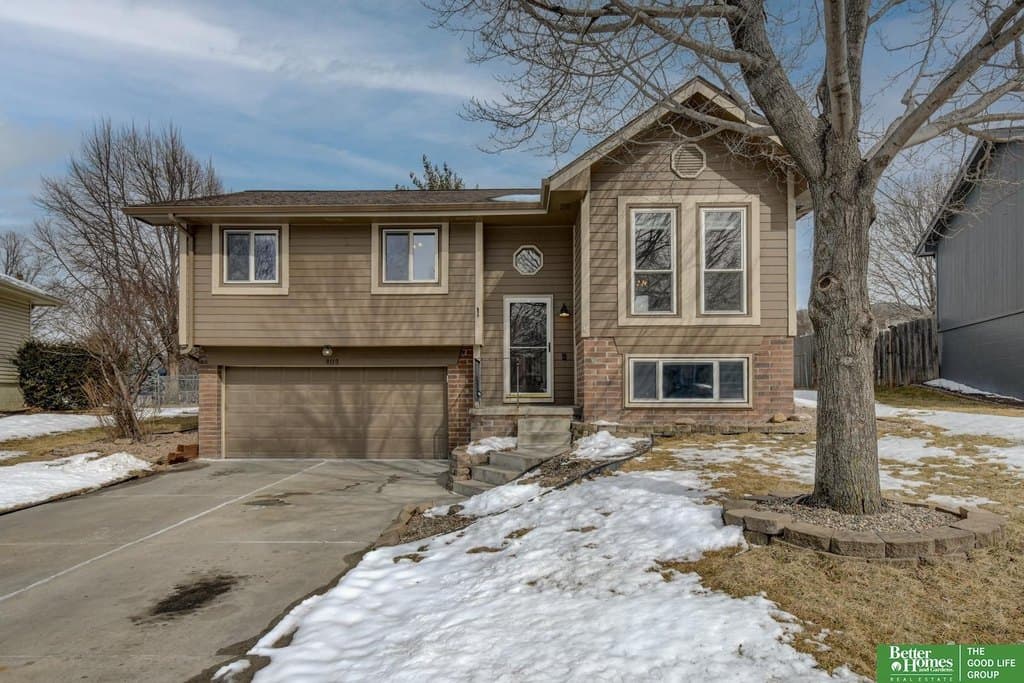 3 bedroom house for sale at 8113 S 152nd Ave Chalco - $285,000