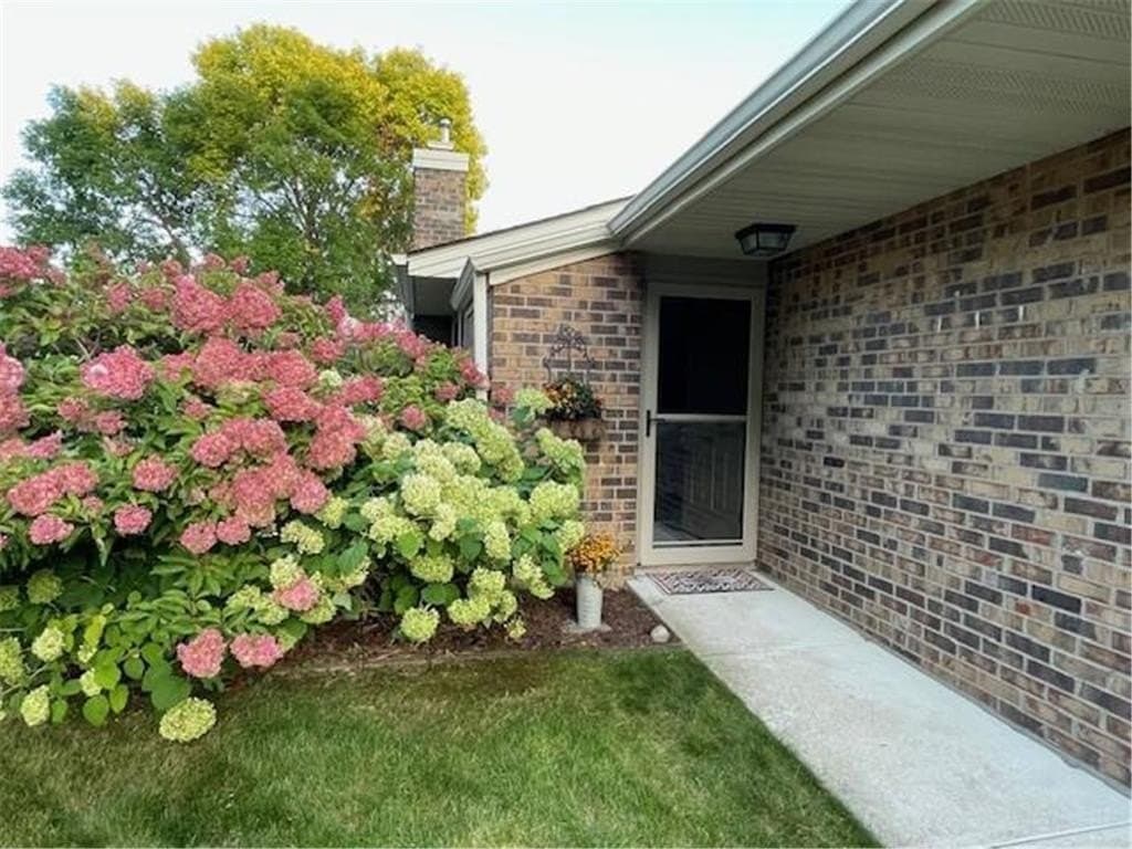 2 bedroom townhouse for sale at 1930 Kingsview Ln N Plymouth 55447 - $414,000