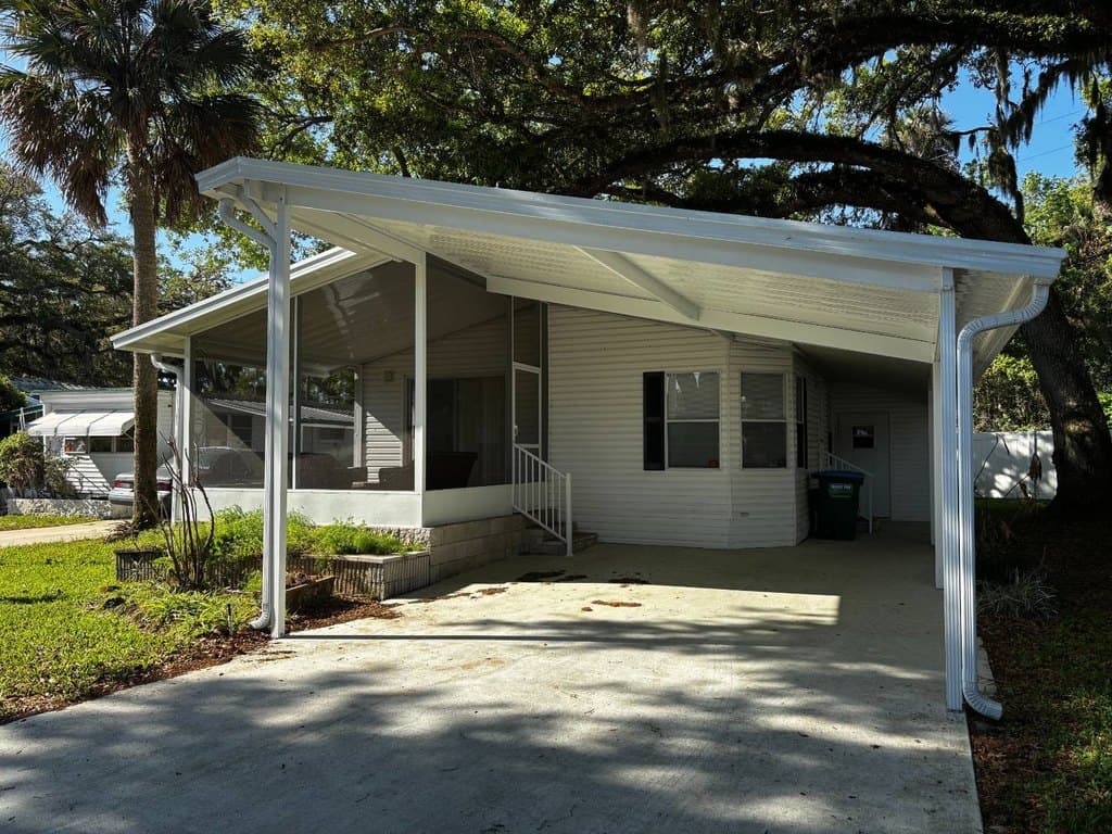 mobile home for sale at 824 W Colonial Cir Daytona Beach - $47,500