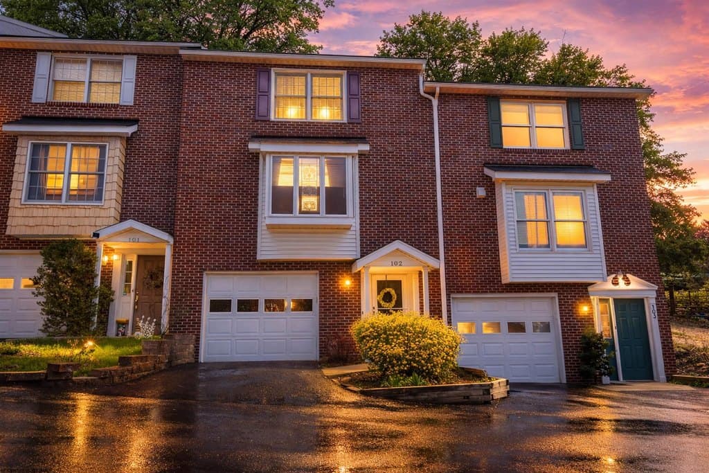 2 bedroom townhouse for sale at 102 Stilwell Dr Morgantown 26505 - $269,900