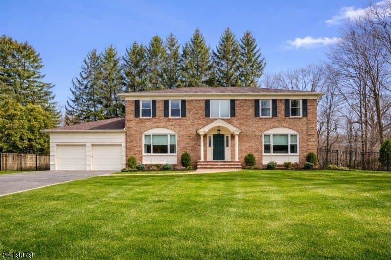 4 bedroom house for sale at 2 Barnstable Ct Morristown 07960 - $1,299,000