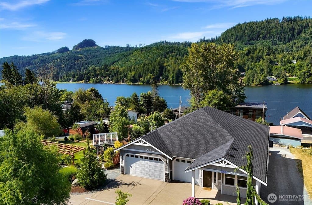 4 bedroom house for sale at 18426 State Route 9 Big Lake - $1,140,000