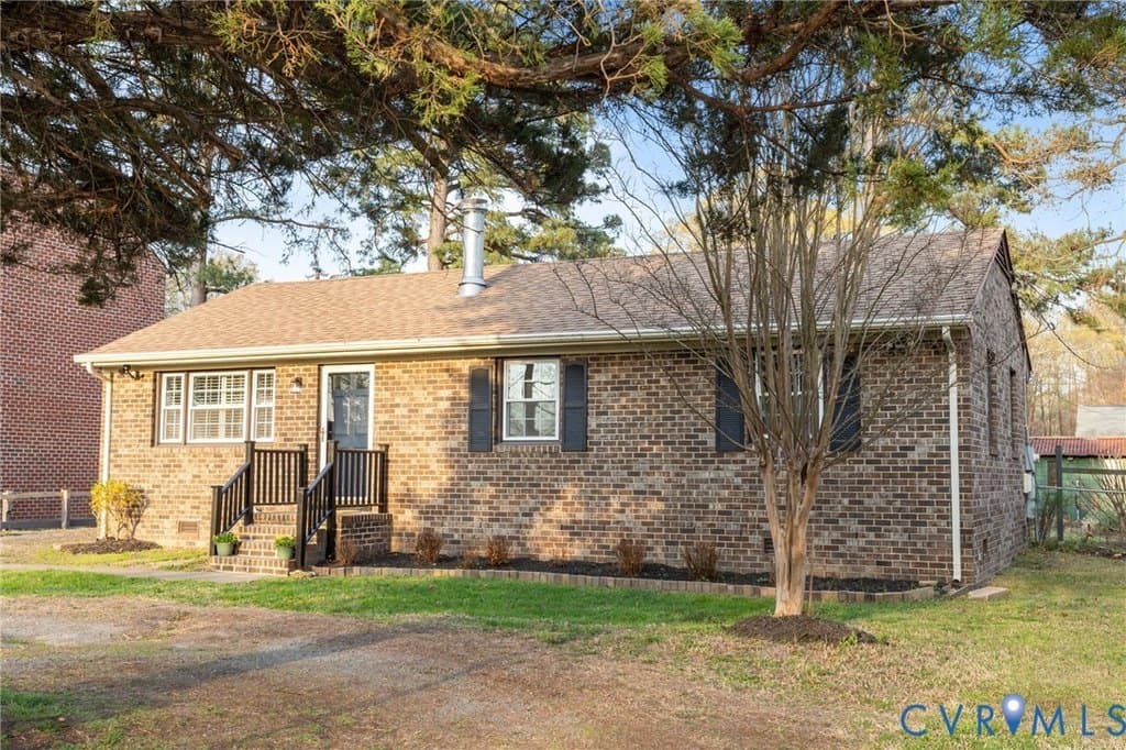3 bedroom house for sale at 5413 Seminary Ave Richmond - $349,950