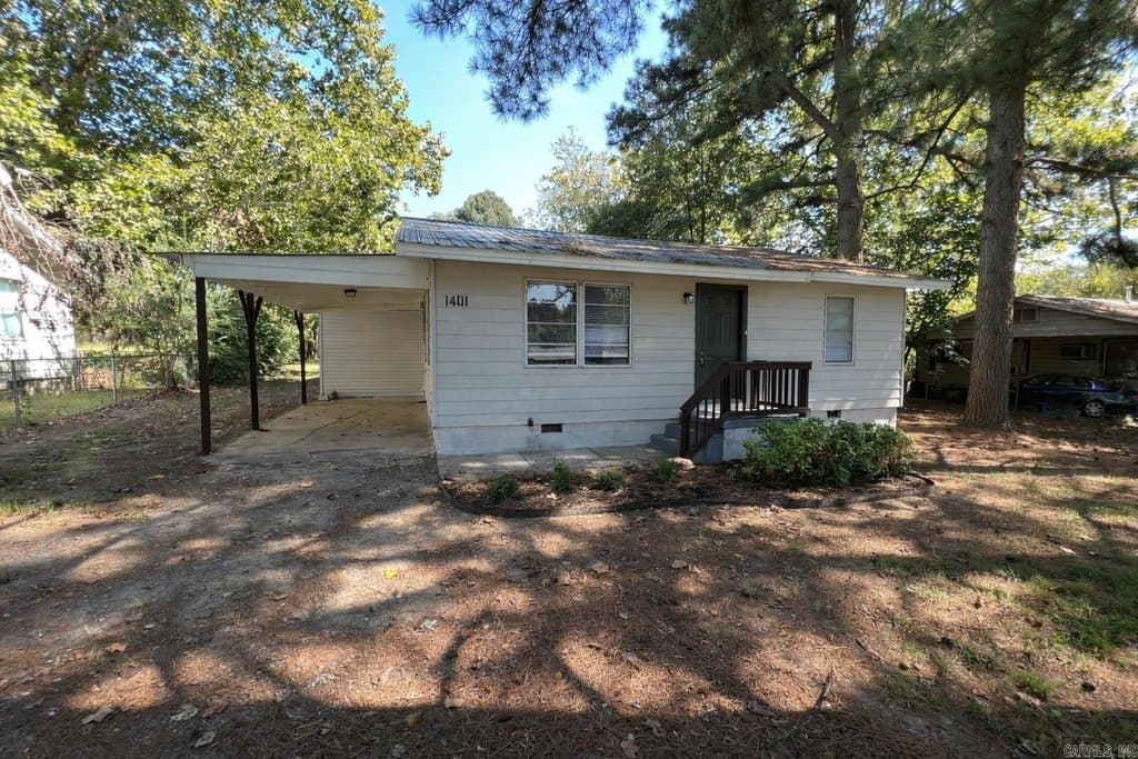 3 bedroom house for sale at 1401 S Bailey St Jacksonville 72076 - $139,000
