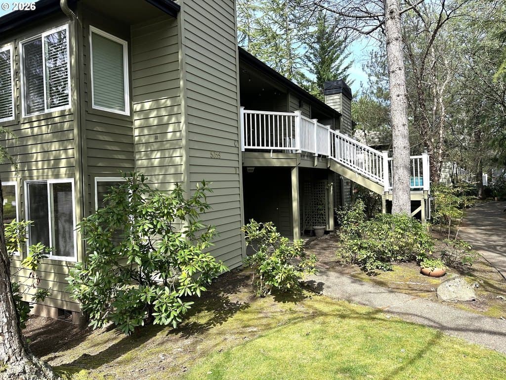 2 bedroom condo for sale at 5059 Foothills Dr Unit D112 Lake Oswego 97034 - $380,000