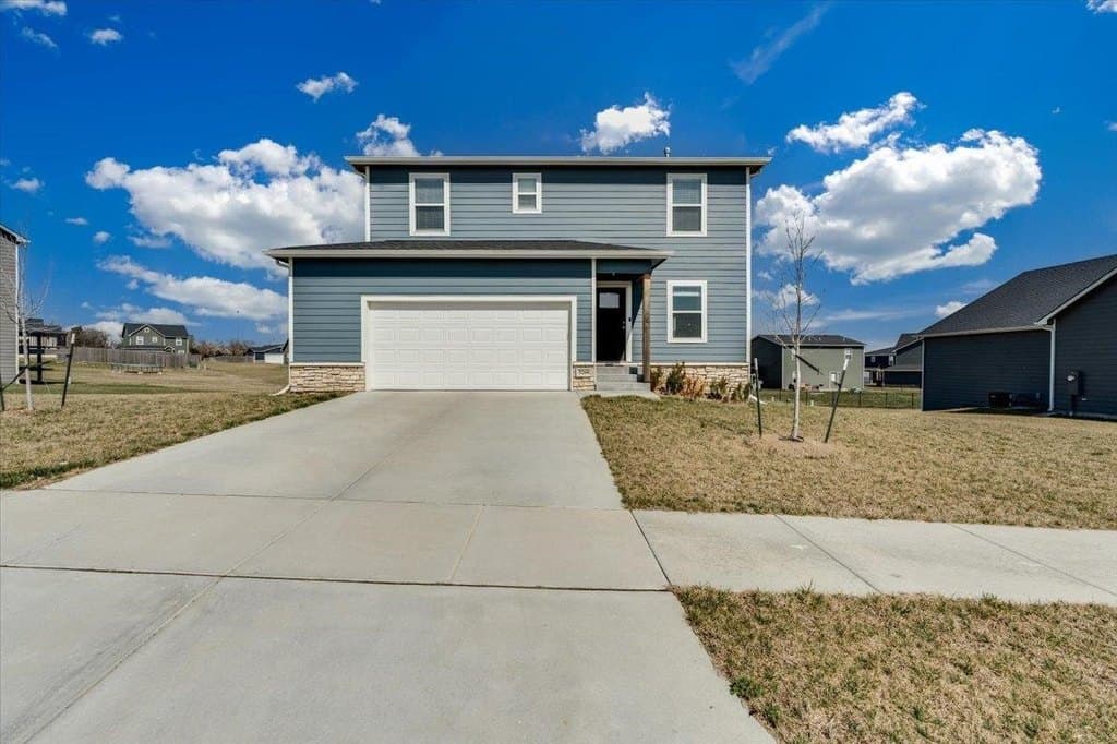 6 bedroom house for sale at 5260 N Cambridge St Bel Aire - $339,900