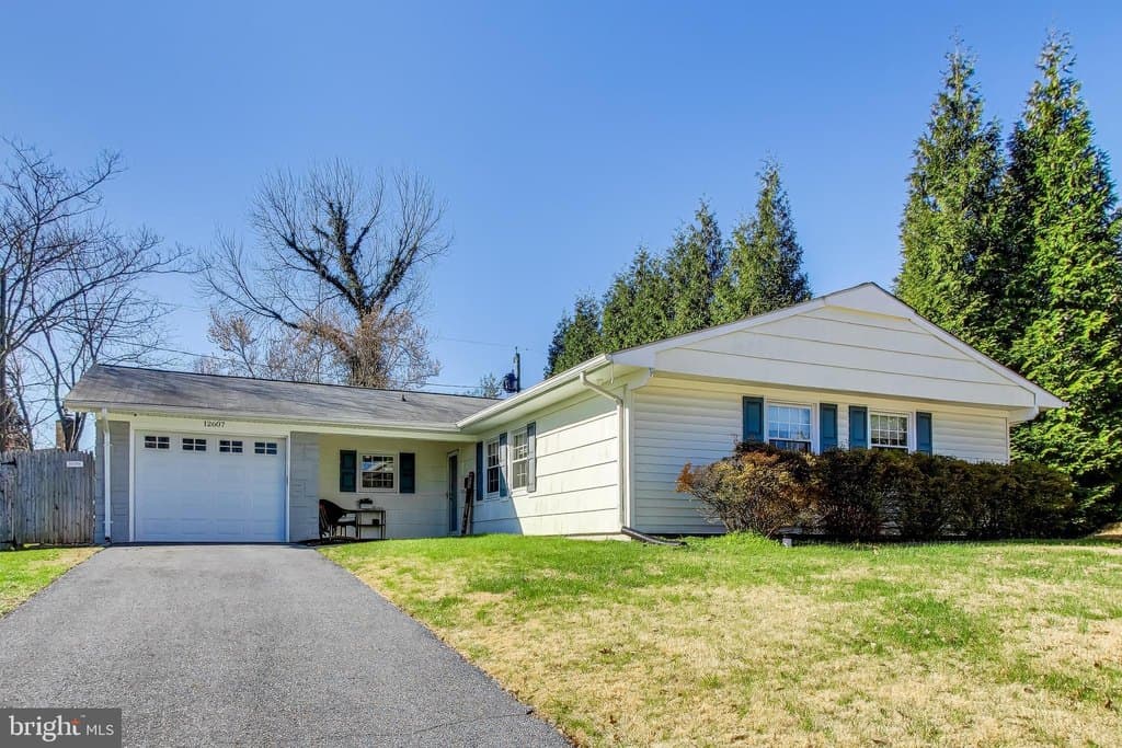 4 bedroom house for sale at 12607 Kernwood Ln Bowie - $490,000