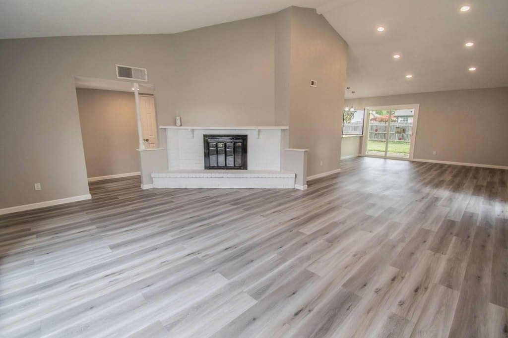 3 bedroom house for sale at 3825 Hackberry Ln Bedford - $399,000