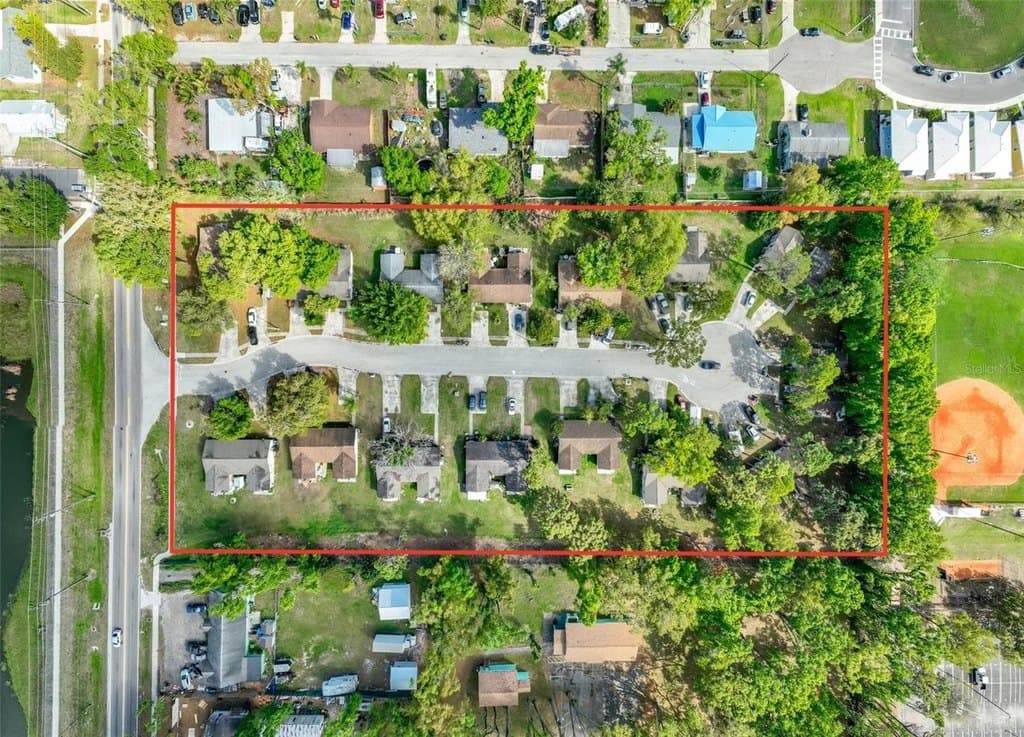 90 bedroom multi-family for sale at 904 33rd Ave E Bradenton - $5,700,000