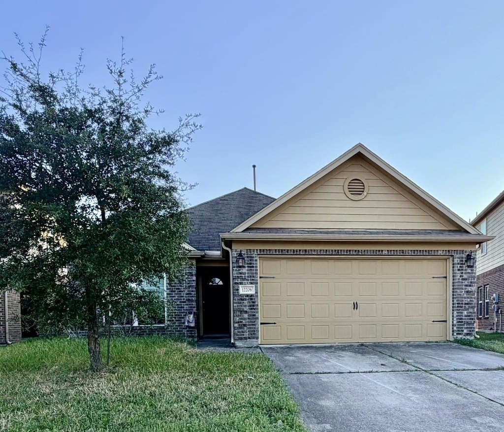3 bedroom house for sale at 12206 Zenith Ridge Way Humble 77346 - $200,000