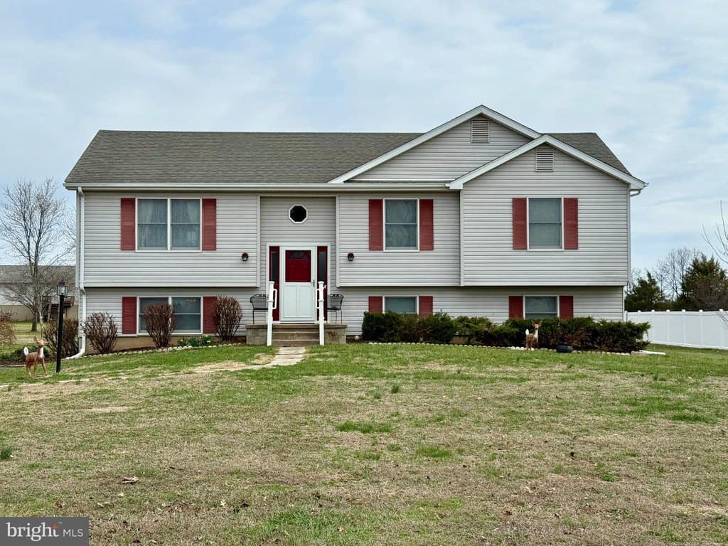3 bedroom house for sale at 11245 Craig Ln Bealeton - $429,000