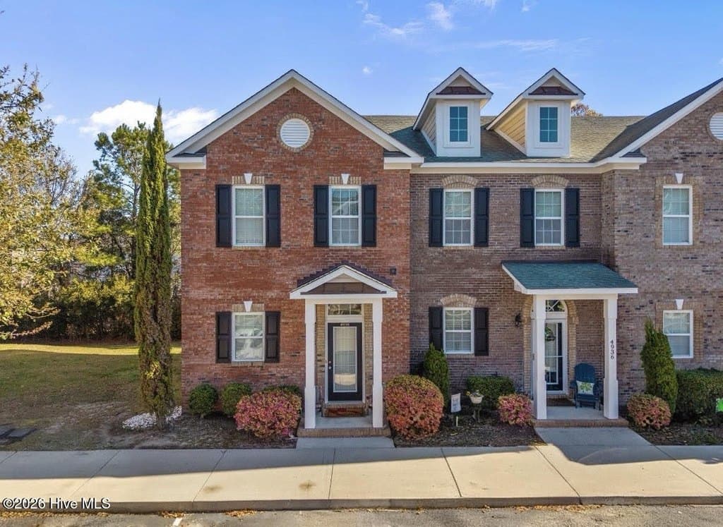 2 bedroom townhouse for sale at 4938 Exton Park Loop Castle Hayne - $279,000