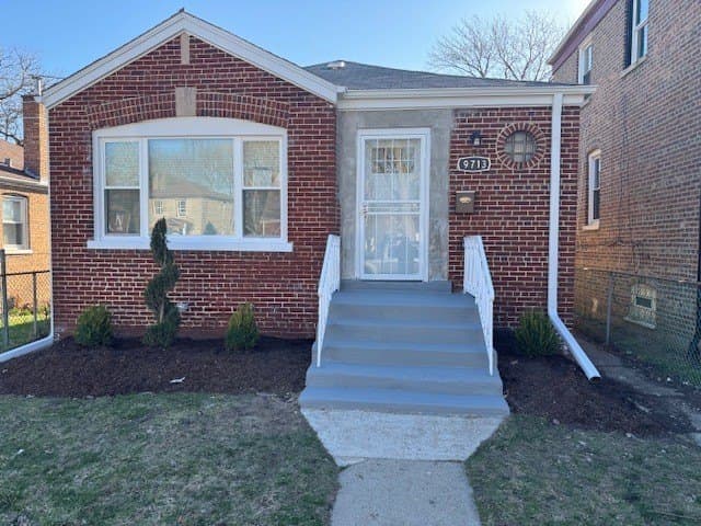 3 bedroom house for sale at 9713 S Ellis Ave Chicago - $289,900