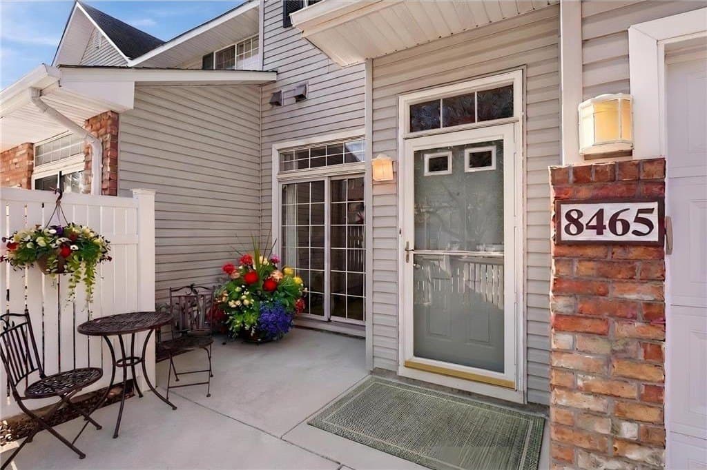 2 bedroom townhouse for sale at 8465 Cortland Rd Eden Prairie 55344 - $255,000