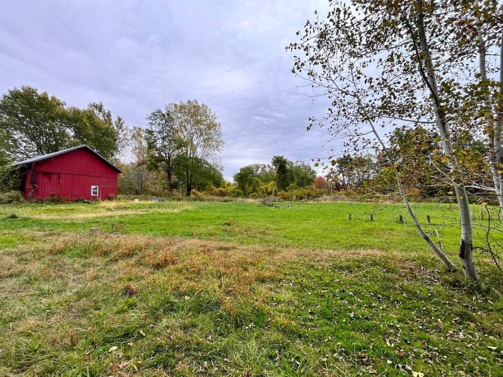 house for sale at 9466 Lake Ave Brocton - $79,900