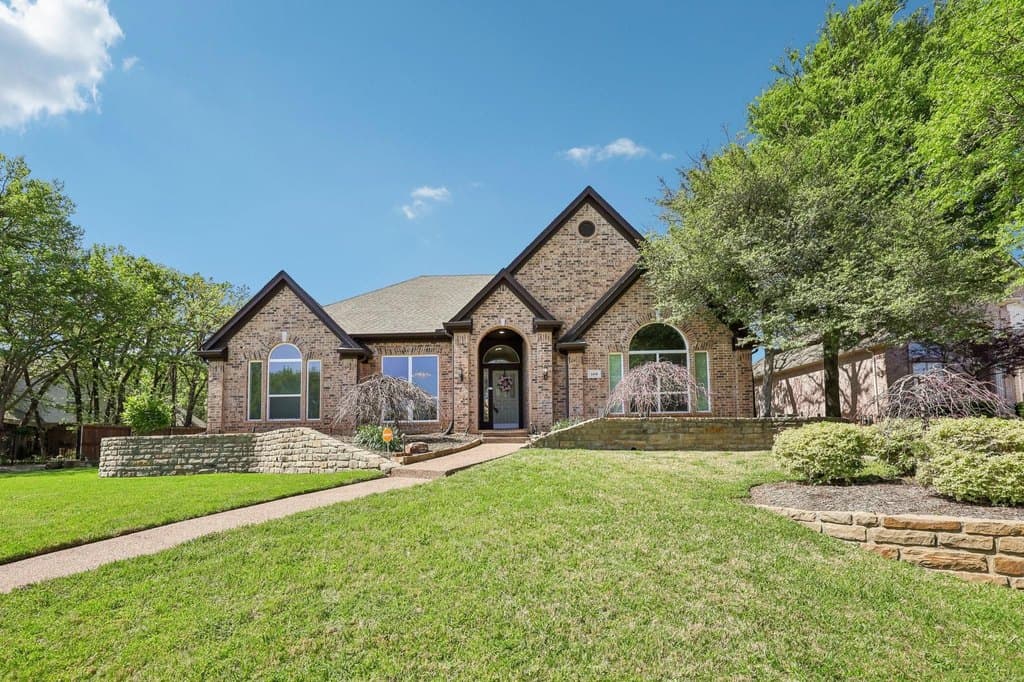 4 bedroom house for sale at 1408 Brighton Ct Southlake 76092 - $999,999