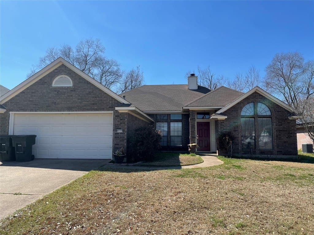 3 bedroom house for sale at 2113 Mockingbird Ln Bossier City - $199,000