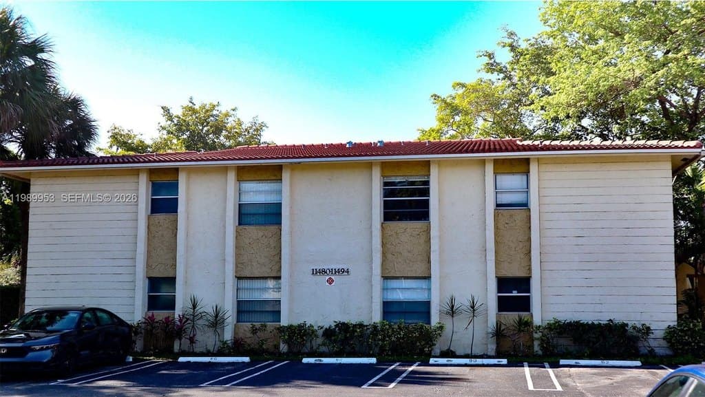 2 bedroom condo for sale at 11484 Royal Palm Blvd Unit 11484 Coral Springs - $193,500