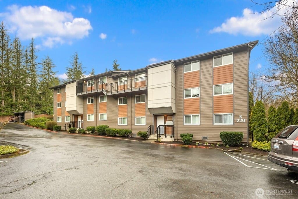 2 bedroom house for sale at 220 SW Clark St Apt B304 Issaquah 98027 - $310,000