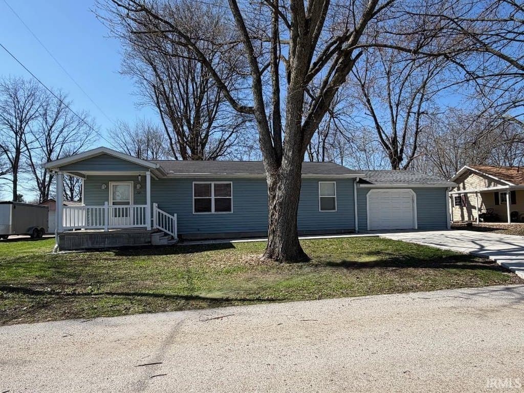 3 bedroom house for sale at 205 E Lewis St Carlisle - $174,000