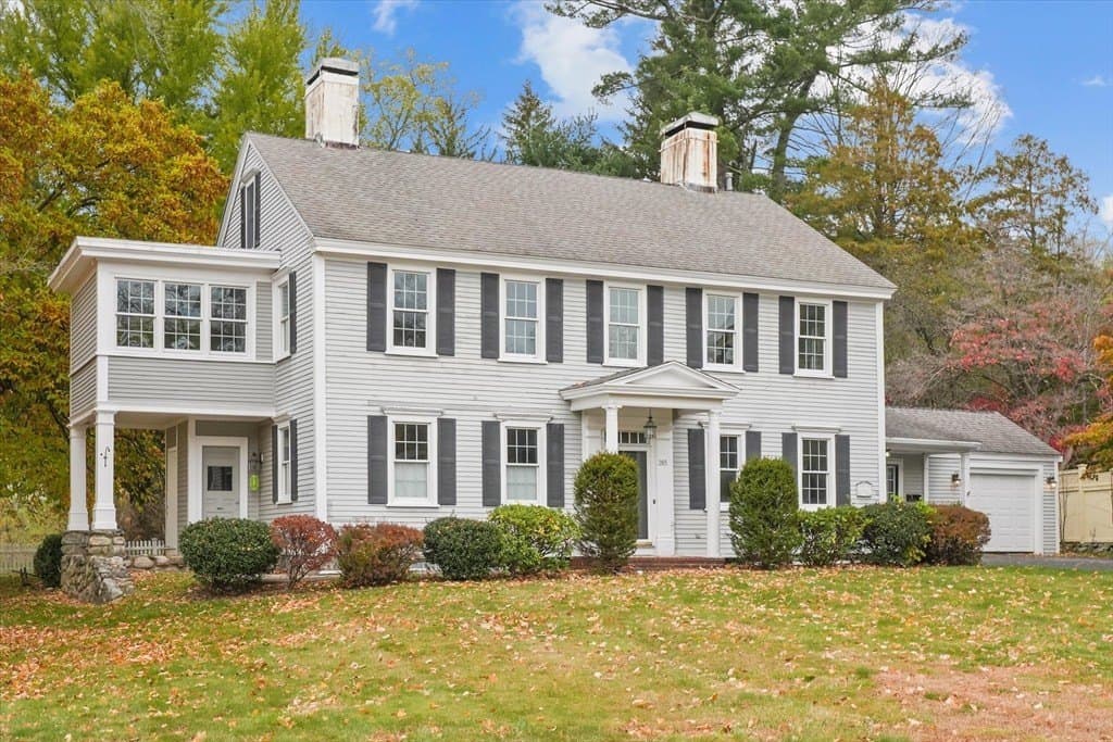 4 bedroom house for sale at 285 Main St Groveland 01834 - $898,000