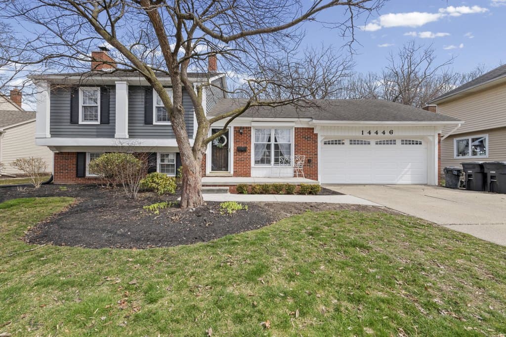 3 bedroom house for sale at 14446 Gary Ln Livonia 48154 - $365,000