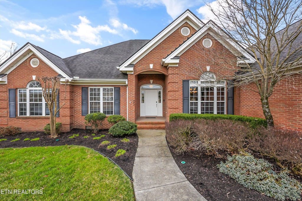 3 bedroom house for sale at 1443 Aberdeen Dr Alcoa - $895,500