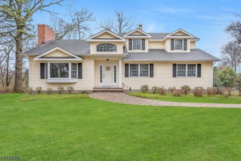 3 bedroom house for sale at 134 Spencer Rd Basking Ridge - $949,000