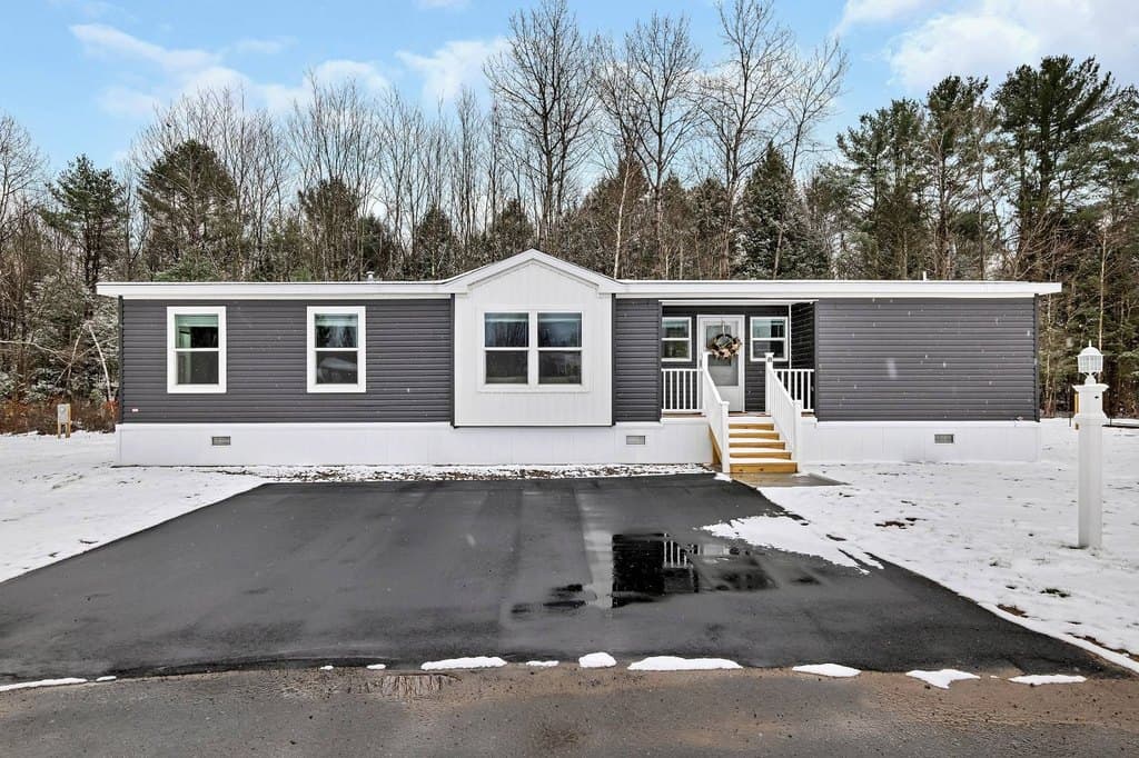 3 bedroom mobile home for sale at 185 Old State Rd Lot 21 Broadalbin - $139,900