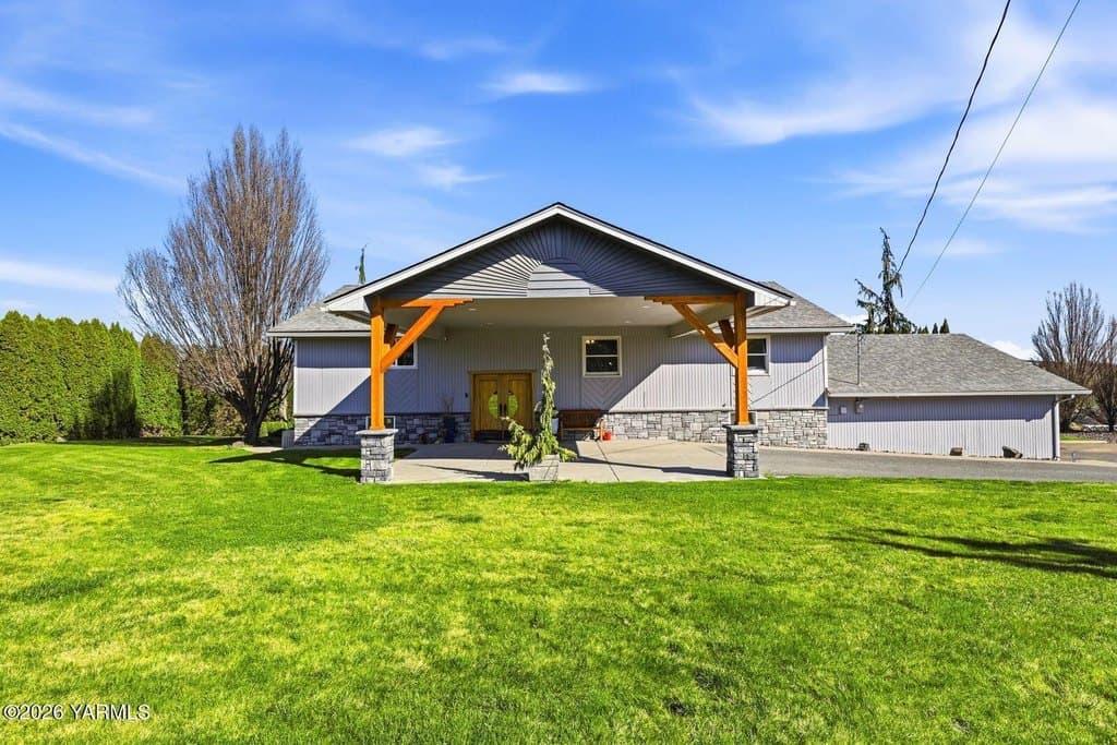 5 bedroom house for sale at 12309 Douglas Rd Yakima - $707,000