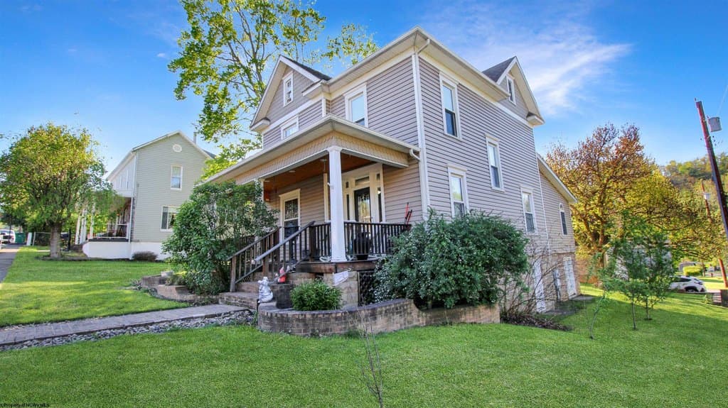 4 bedroom house for sale at 156 Arbutus Dr Clarksburg 26301 - $349,900