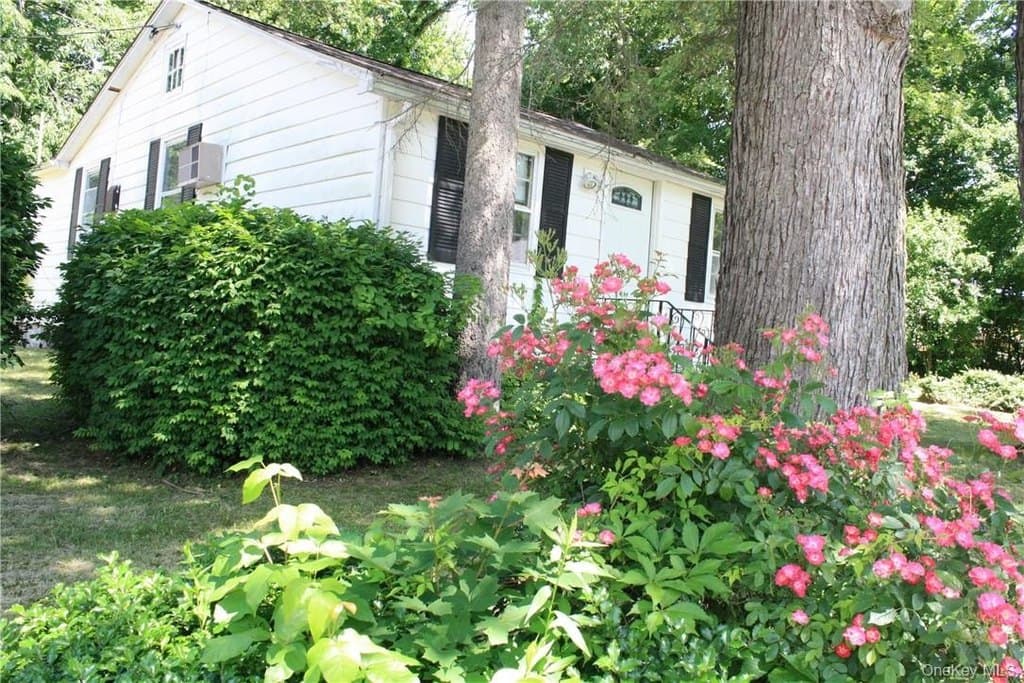2 bedroom house for sale at 58 Pleasant Dr Carmel 10512 - $420,000