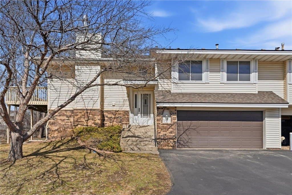 2 bedroom townhouse for sale at 902 Evergreen Dr Burnsville 55337 - $255,000