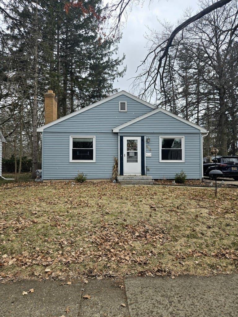 2 bedroom house for sale at 416 Division St Big Rapids - $179,000