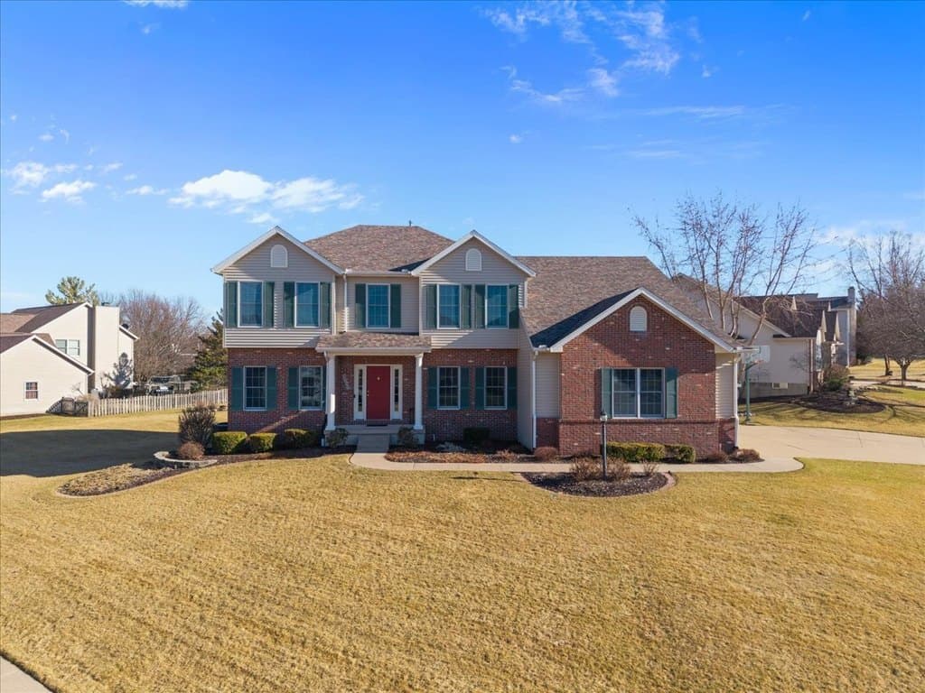 4 bedroom house for sale at 5355 Heather Glen Cir Bettendorf - $709,900