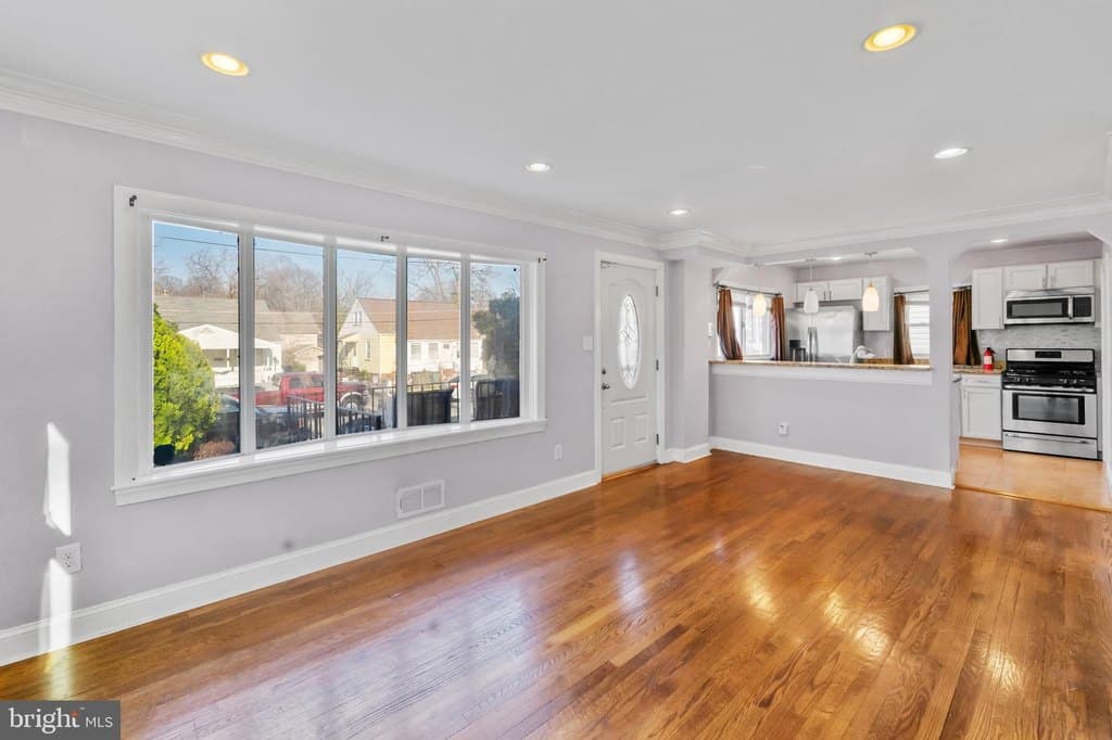 4 bedroom house for sale at 410 70th St Capitol Heights - $335,000