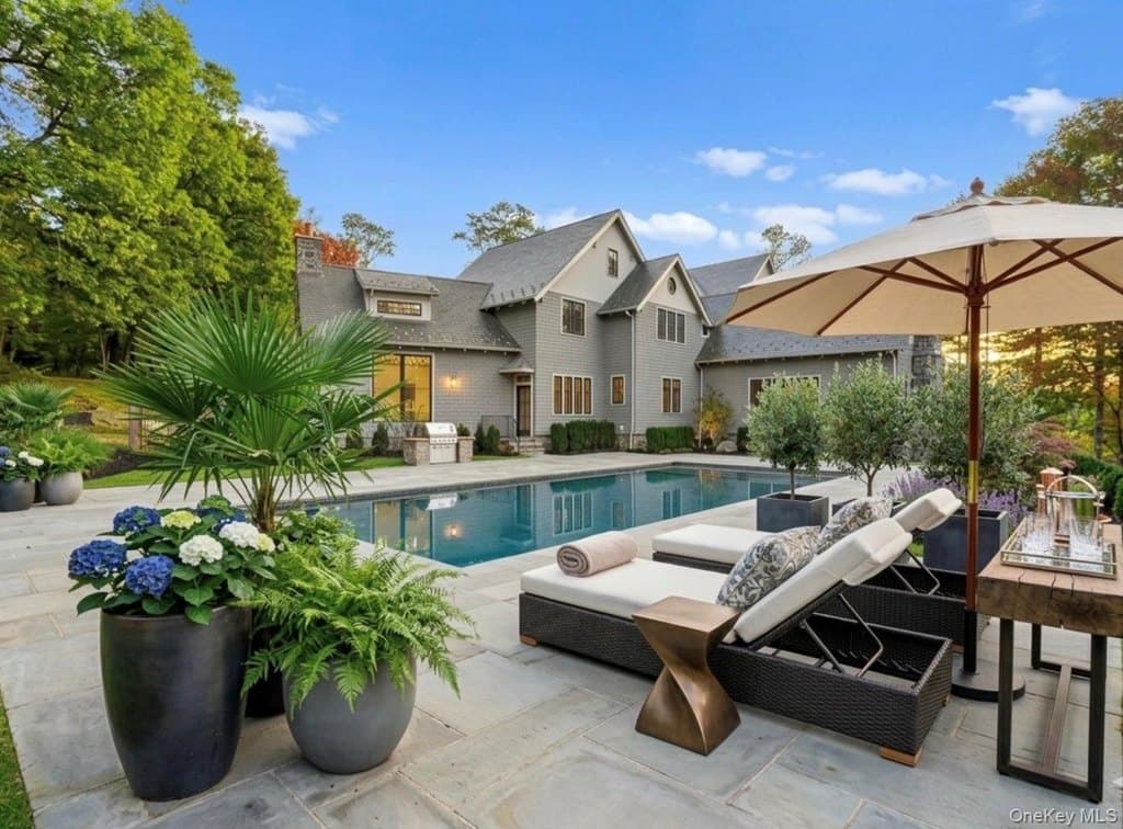 5 bedroom house for sale at 2 Barry Ct Bedford - $5,995,000