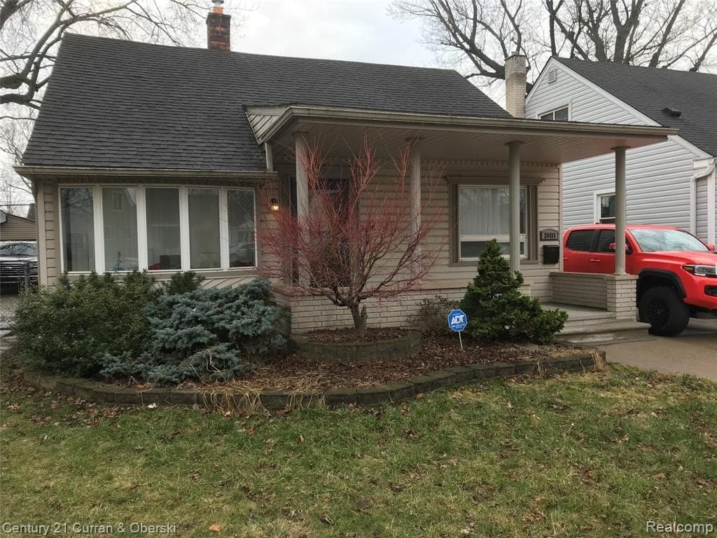 2 bedroom house for sale at 24411 Penn St Dearborn 48124 - $165,000