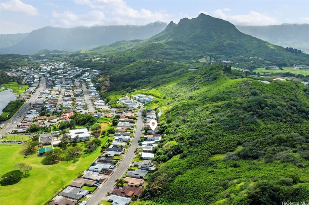 5 bedroom house for sale at 1163 Akipola St Kailua 96734 - $1,697,000