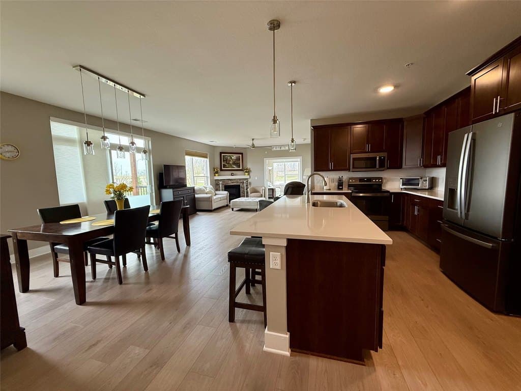 2 bedroom townhouse for sale at 9065 Bishop Dr Apt 106 West Des Moines 50266 - $385,000
