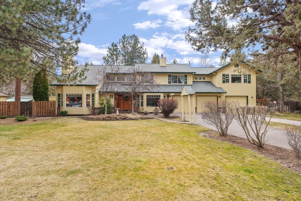 5 bedroom house for sale at 61288 King Saul Ave Bend - $1,200,000