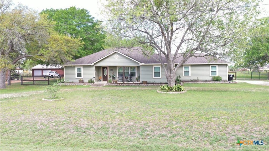 3 bedroom house for sale at 164 Russell Rd Victoria 77904 - $315,000