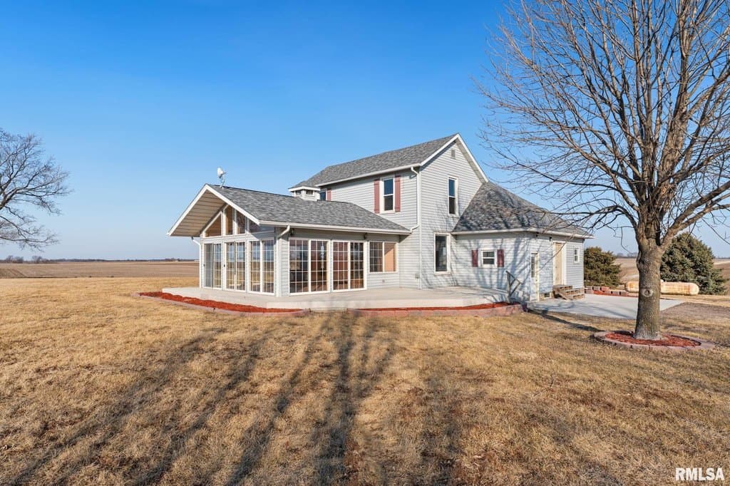 4 bedroom house for sale at 2056 50th Ave Aledo - $270,000
