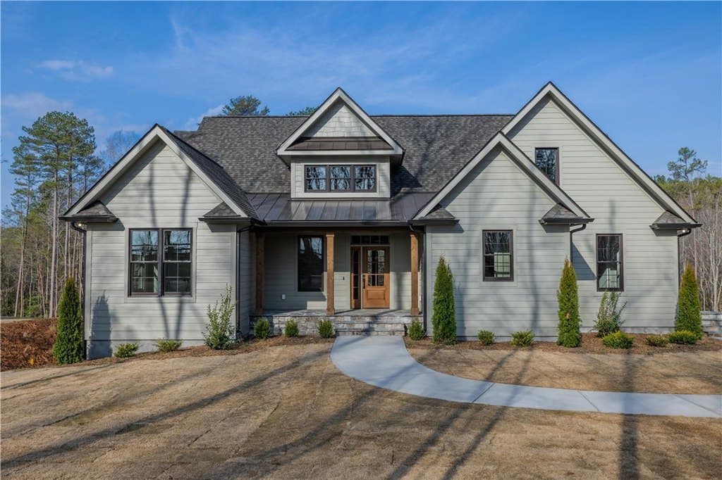 4 bedroom house for sale at 236 W Old Pendleton Rd Central - $975,000