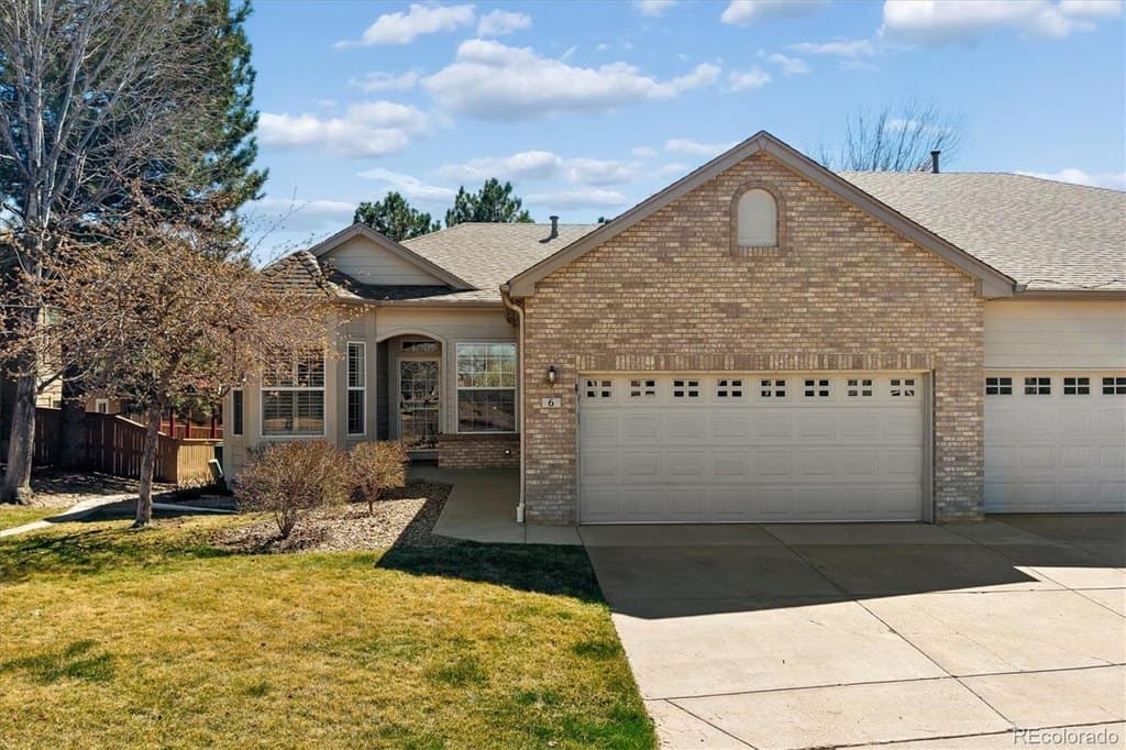 3 bedroom townhouse for sale at 6 Woodland Cir Highlands Ranch 80126 - $679,900