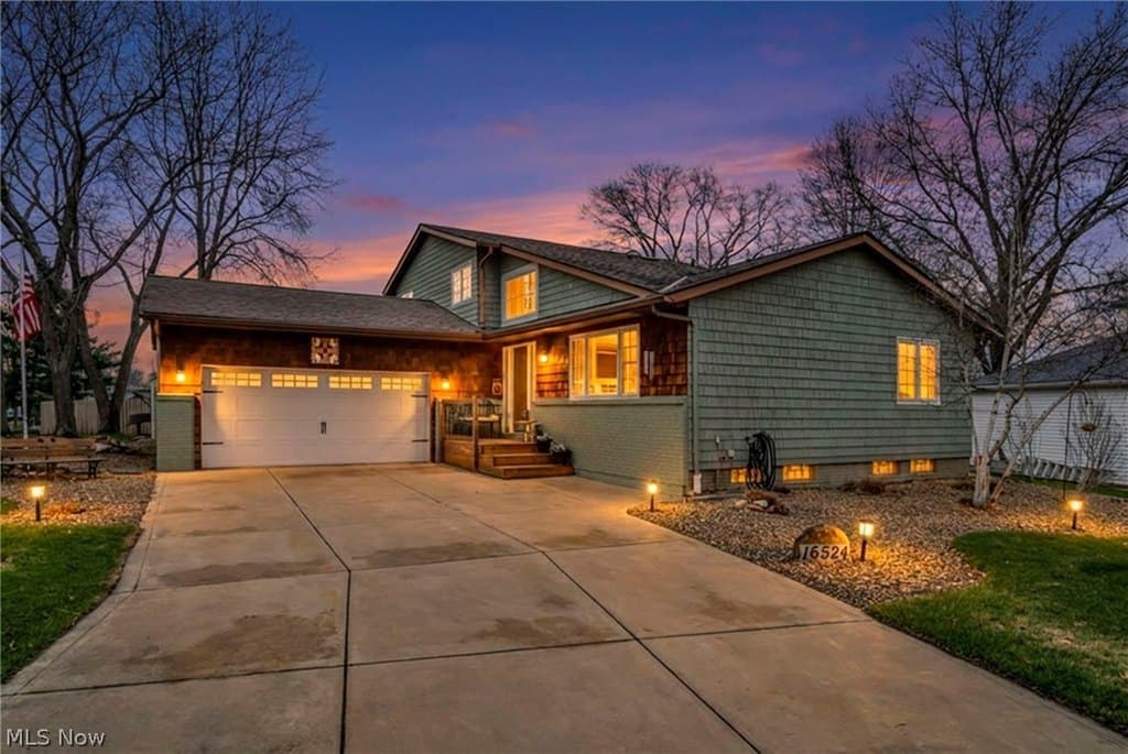 4 bedroom house for sale at 16524 Timberline Dr Strongsville 44136 - $364,000
