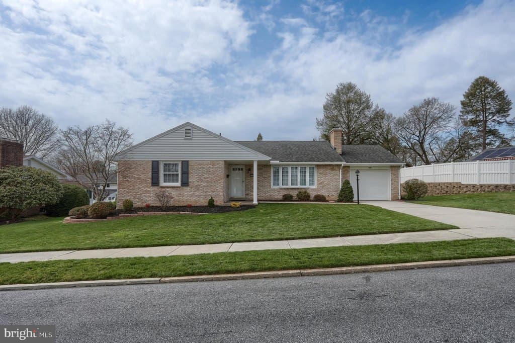 2 bedroom house for sale at 408 Berryhill Rd Harrisburg 17109 - $369,900